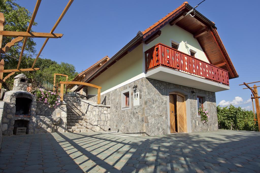 Vineyard Cottage Lustek نوفو ميستو المظهر الخارجي الصورة