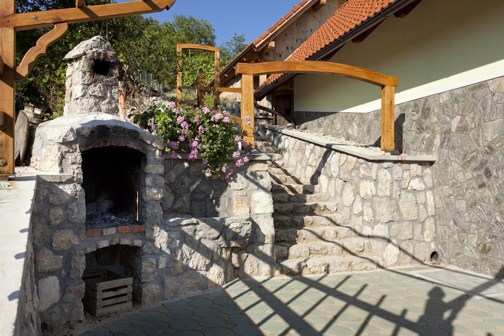 Vineyard Cottage Lustek نوفو ميستو المظهر الخارجي الصورة